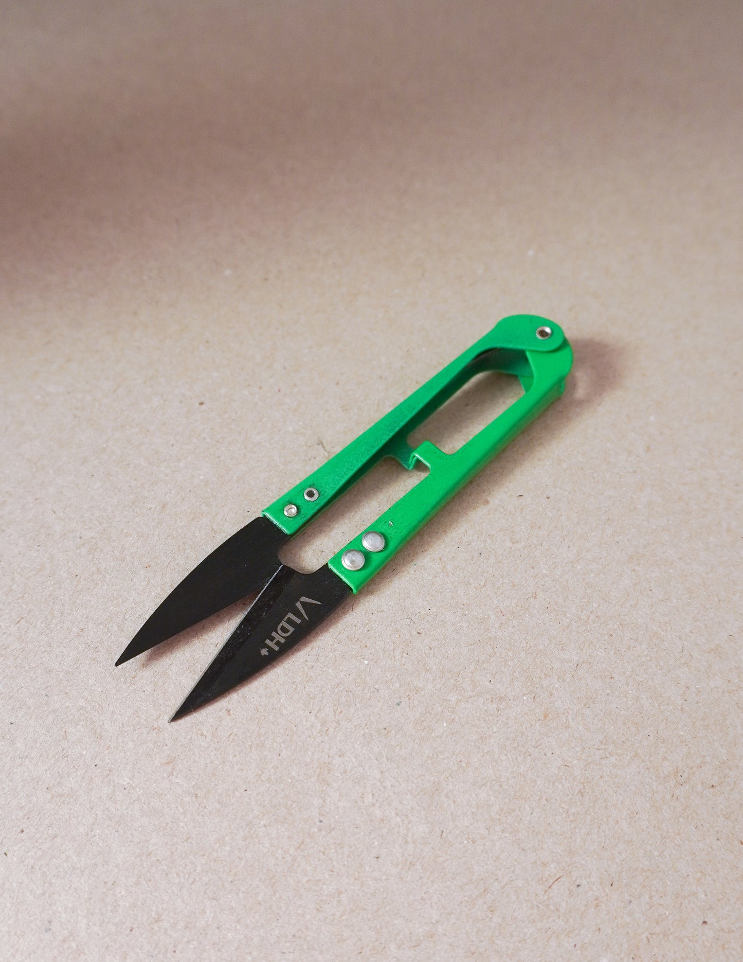 LDH thread snips for hand sewing textiles and visible mending