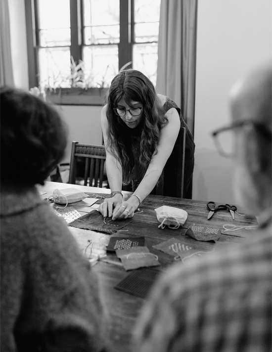 visible mending workshop with skye pennant of slow stitch club in somerset