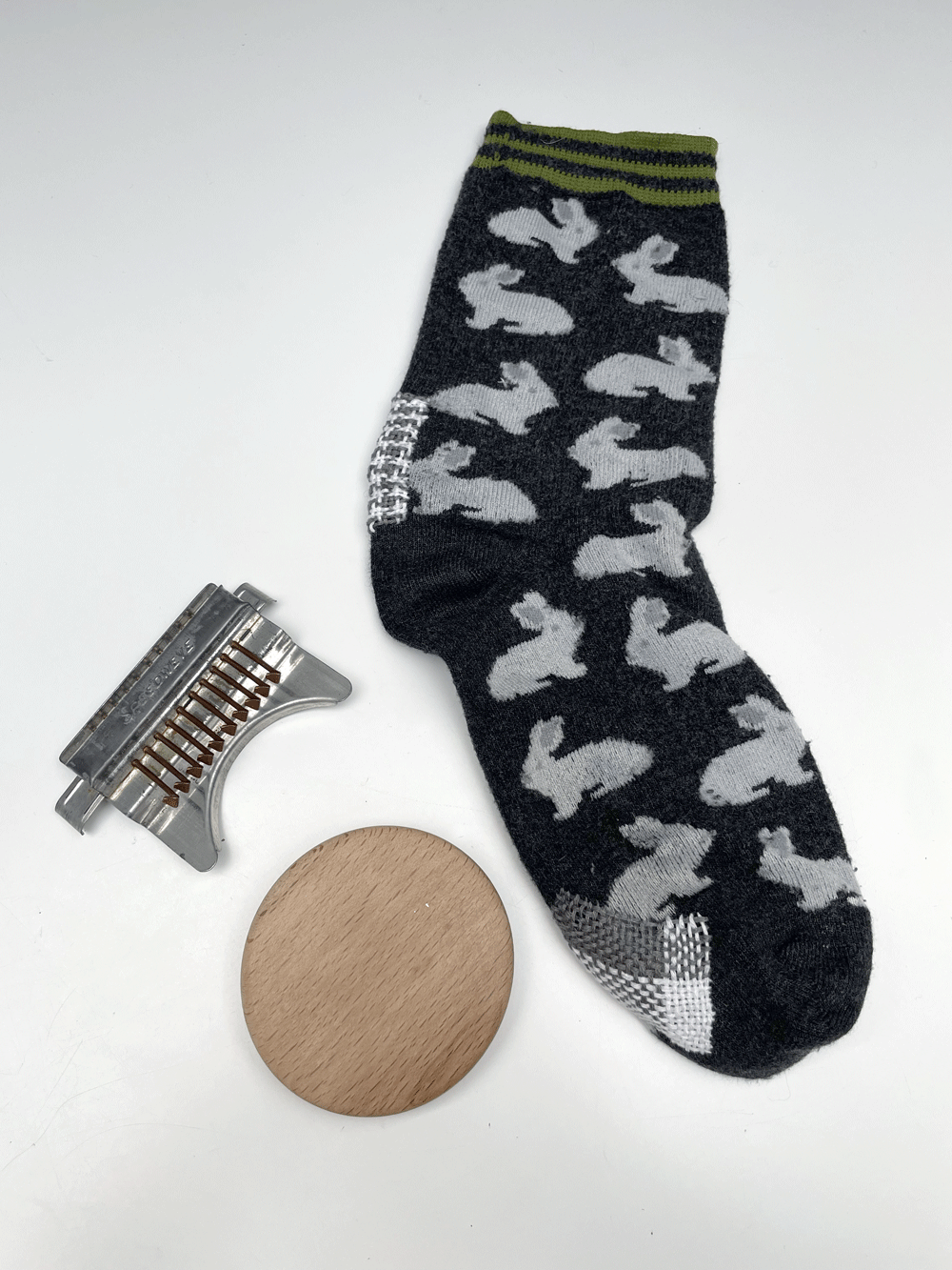 how to use a speedweve darning loom for visible mending